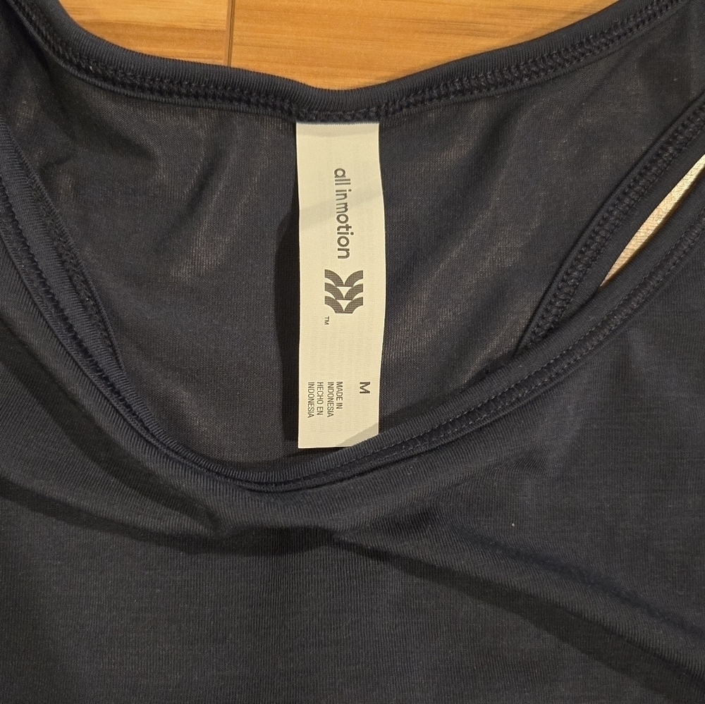 NWT All In Motion Navy Sleeveless Top - Picture 4 of 8